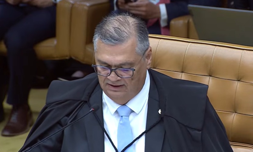 Dino em julgamento no STF