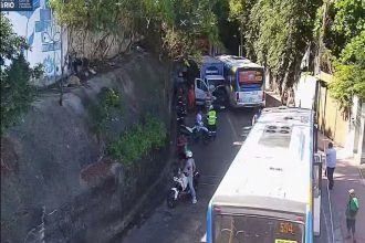 acidente avenida niemeyer