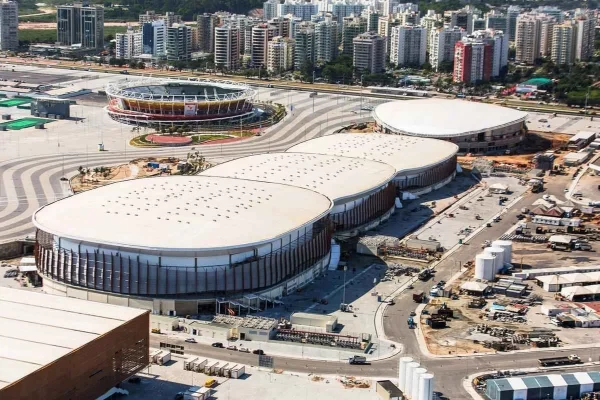 Parque Olímpico: antes da concessão à iniciativa privada, prefeitura libera obra de R$ 10,7 milhões para reconstrução de telhados após incêndio 53 Complexo de Arenas do Parque Olímpico da Barra, incluído na concessão que teve o leilão adiado pela Prefeitura do Rio após ajustes no edital.