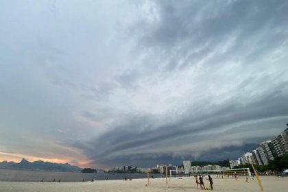 Fim de semana no Rio será de calor e chuva, com risco de temporais no sábado e melhora no domingo