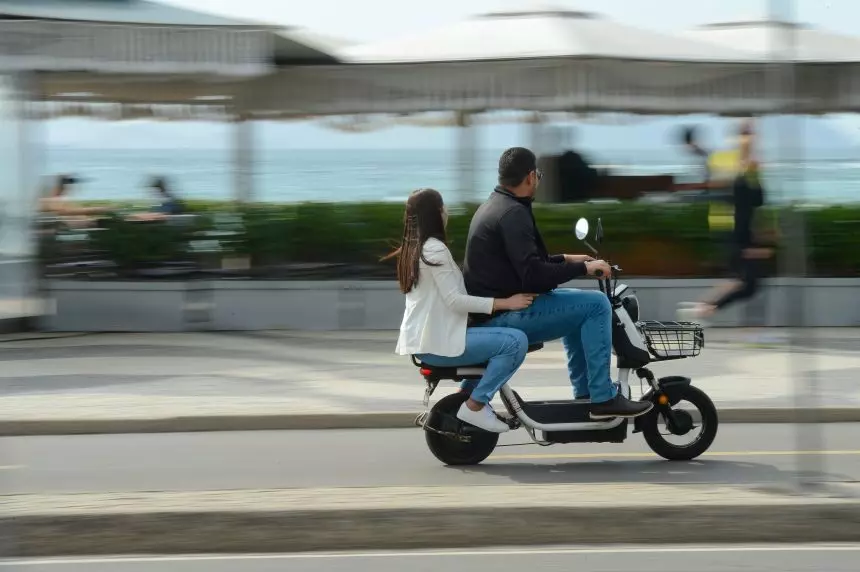 Primeiro fim de semana após decreto no Rio: novas regras para circulação de veículos elétricos geram dúvidas e divergências 62 detran