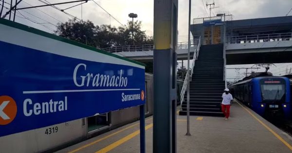 Circulação de trens da Supervia entre Gramacho e Saracuruna, em Duque de Caxias, é suspensa