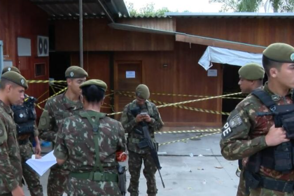 Imagens da ação do Exército que fechou restaurante Tropicana, que fica em área citada em pedido do MPF