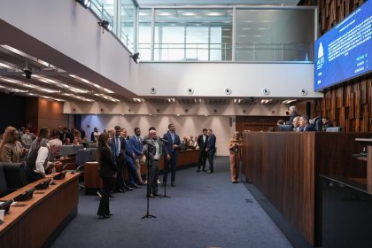 Plenário da Alerj durante votação que rejeitou projeto sobre racismo ambiental