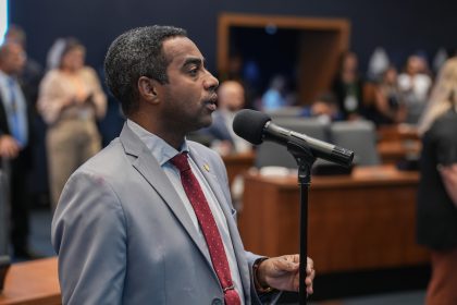 PSOL avalia lançar candidato próprio à cobiçada presidência da Alerj