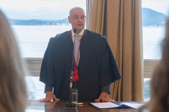 governador em exercício do Rio, desembargador Ricardo Couto de Castro, que sancionou medida para municípios fluminenses