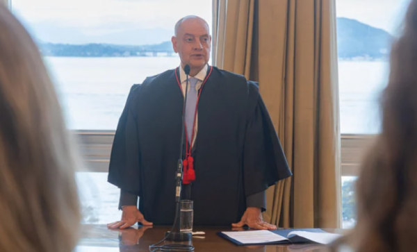 governador em exercício do Rio, desembargador Ricardo Couto de Castro, que sancionou medida para municípios fluminenses