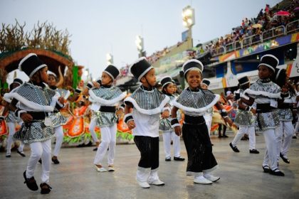 Liesa Mirim; integrantes da escola de samba mirim Herdeiros da Vila
