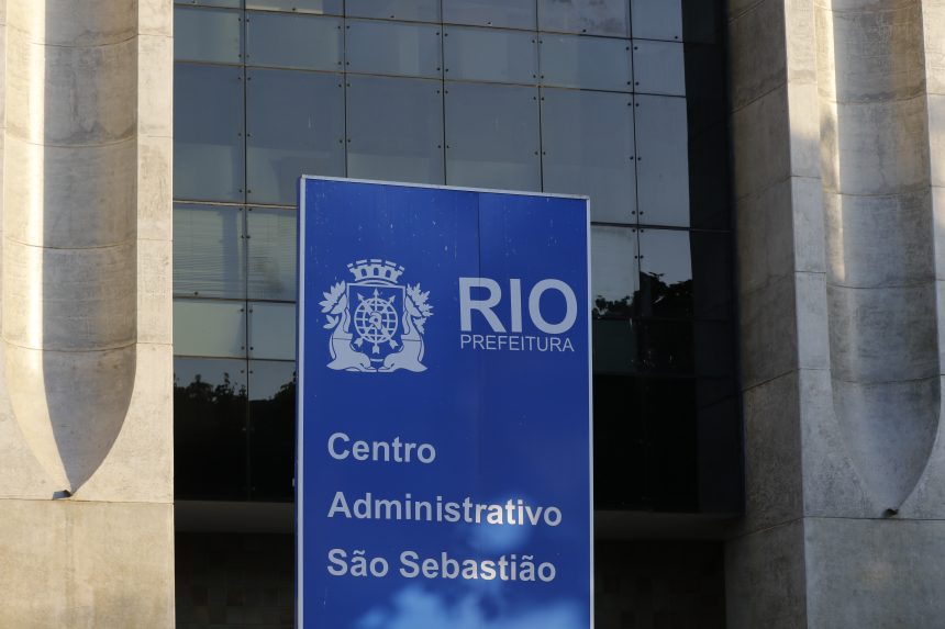 No embalo de Ricardo Couto, projeto do PL propõe teto de 10% para cargos comissionados na Prefeitura do Rio