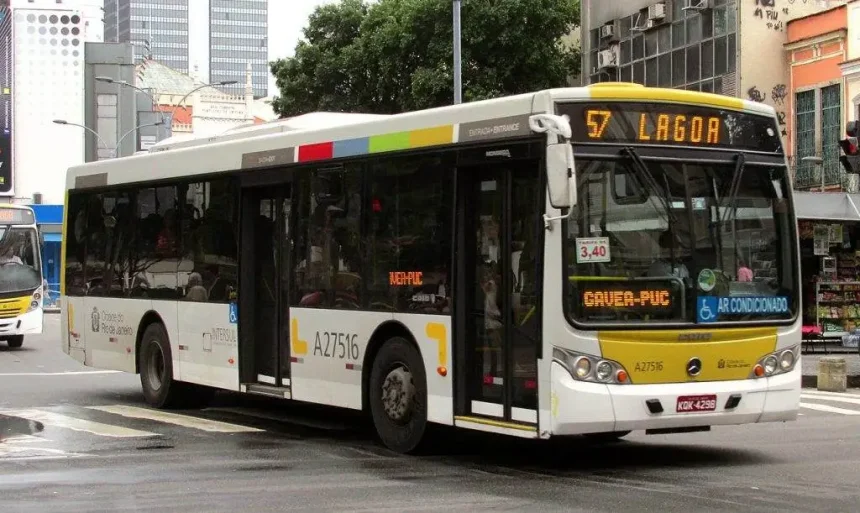 Linha de ônibus municipal na Zona Sul do Rio