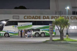 ônibus vindo do Paraguai e levado para cidade da polícia com carga de canetas emagrecedoras
