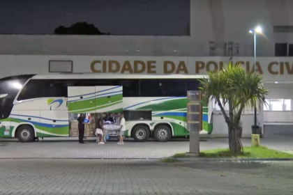 ônibus vindo do Paraguai e levado para cidade da polícia com carga de canetas emagrecedoras