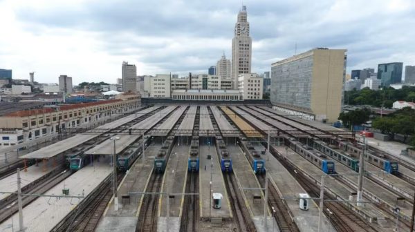 Pix nos trens: pagamento é expandido para 22 estações no Rio