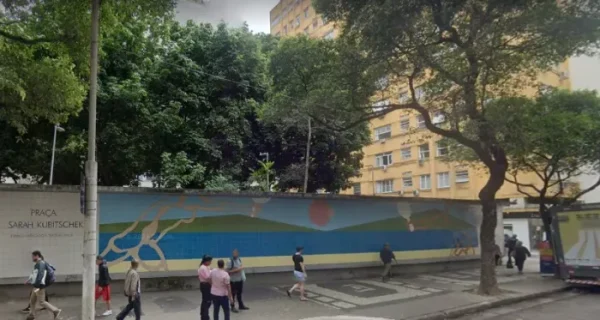 Muro da Praça Sarah Kubitschek, em Copacabana, será demolido na próxima semana