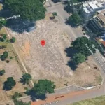 Terreno no Recreio dos Bandeirantes arrematado por R$ 12,3 milhões em leilão da Prefeitura, após redução no valor mínimo e sucessivos adiamentos do processo.