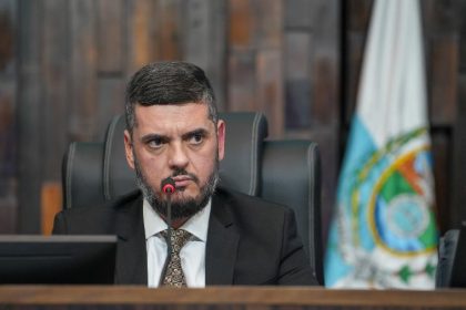 Ministros do STF formam maioria para rejeitar recurso de Bacellar e manter cassação de mandato de deputado