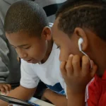 Crianças cada vez mais conectadas: uso da internet levanta debate na OAB-RJ