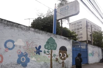 Violência armada é tema de estudo da Unicef e expõe riscos para 190 mil crianças e adolescentes da rede municipal do Rio de Janeiro