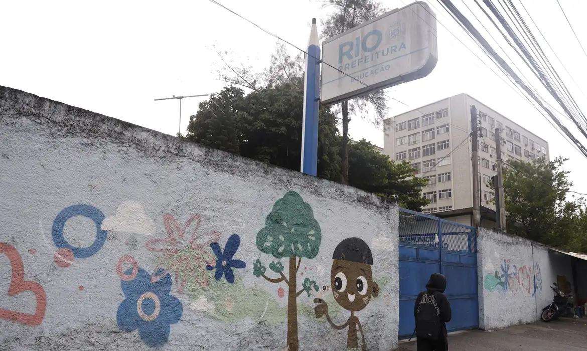 Violência armada é tema de estudo da Unicef e expõe riscos para 190 mil crianças e adolescentes da rede municipal do Rio de Janeiro