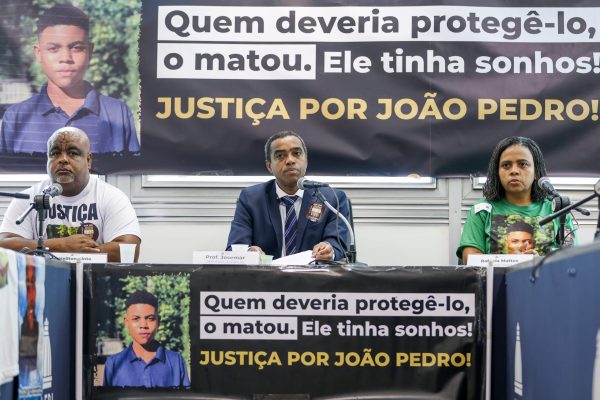 Alerj recebe familiares de vítimas da violência policial no Rio