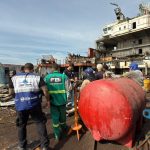 A desmontagem inadequada das estruturas de uma embarcação pode ocasionar o descarte indevido de resíduos