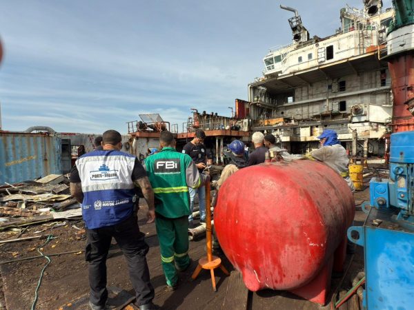 A desmontagem inadequada das estruturas de uma embarcação pode ocasionar o descarte indevido de resíduos
