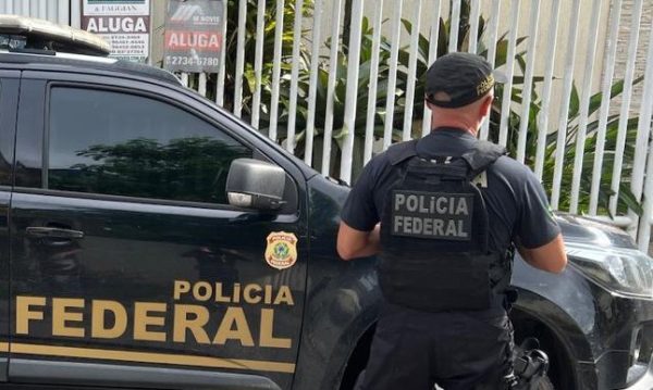 Agente da Polícia Federal em operação contra pirâmide financeira