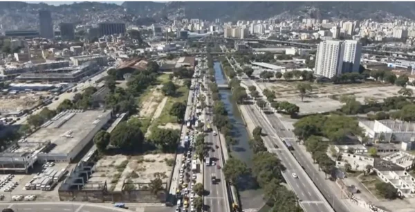 Avenida Francisco Bicalho, no Porto Maravilha