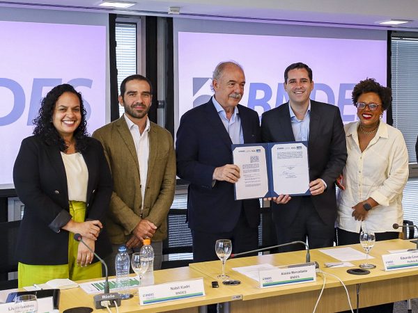 Pioneira no país, Prefeitura do Rio firma convênio com BNDES para investir R$ 10 milhões no programa Floresta Viva