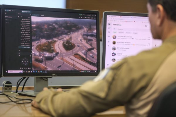 A cidade de Niterói registrou uma redução de 50% nos roubos de rua, que caíram de 113 em abril de 2025 para 56 em abril de 2026.