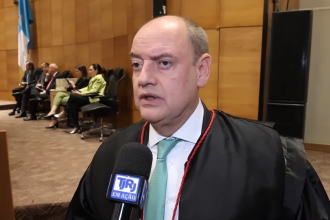 O governador em exercício, desembargador Ricardo Couto