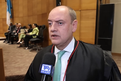 O governador em exercício, desembargador Ricardo Couto
