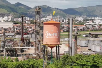 Imagens de refinaria Refit, do Grupo Fit, líder de débitos com ICMS