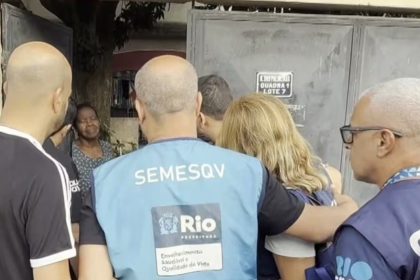 Agentes da Prefeitura do Rio à serviço da Secretaria de Envelhecimento Saudável e Qualidade de Vida (SEMESQV)