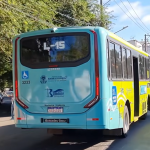 ônibus da empresa Bamonte, a serviço da Prefeitura de Barra do Piraí, circulando na cidade