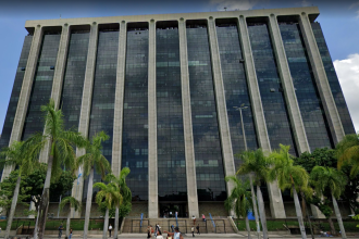 Centro Administrativo Municipal São Sebastião, sede da Prefeitura do Rio, que reestruturou a Zona Norte