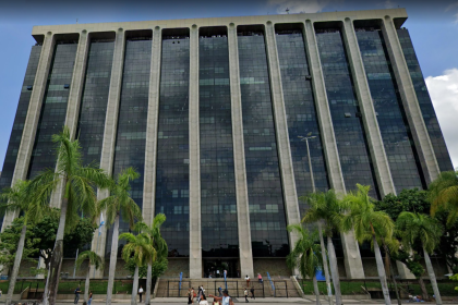 Centro Administrativo Municipal São Sebastião, sede da Prefeitura do Rio, que reestruturou a Zona Norte
