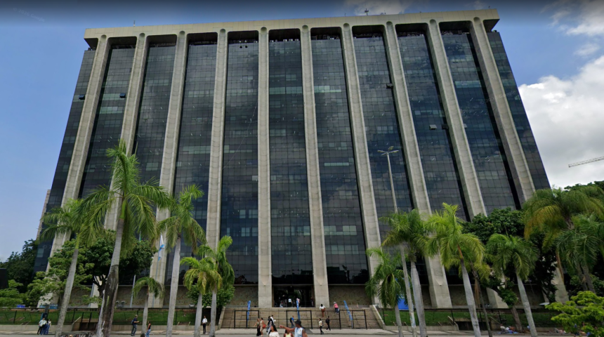 Centro Administrativo Municipal São Sebastião, sede da Prefeitura do Rio, que reestruturou a Zona Norte