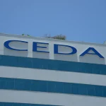Fachada da sede da Cedae