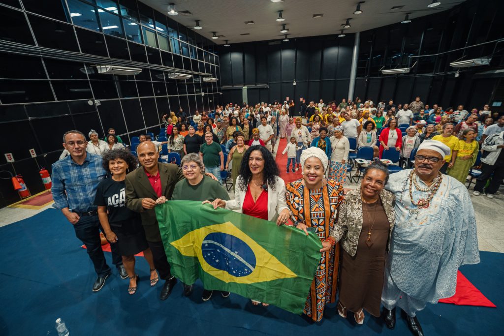 Mais de 100 cozinhas solidárias do estado do Rio recebem homenagem de Marina do MST por trabalho de combate à fome