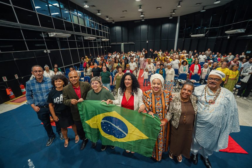Marina do MST homenageia cozinhas solidárias