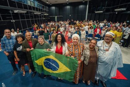 Marina do MST homenageia cozinhas solidárias