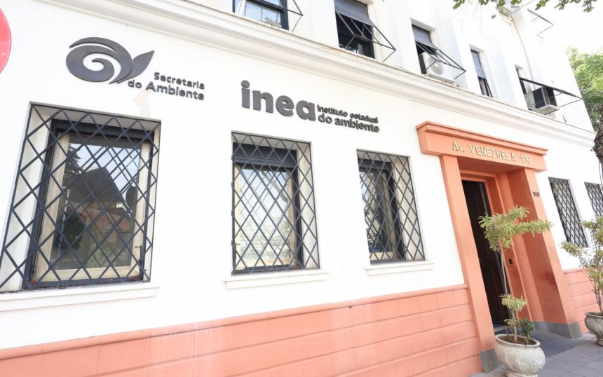 Fachada da sede do Instituto Estadual do Ambiente (Inea), alvo da reestruturação promovida pela Casa Civil