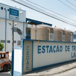 Fachada da estação de tratamento de água Laranjal da Cedae