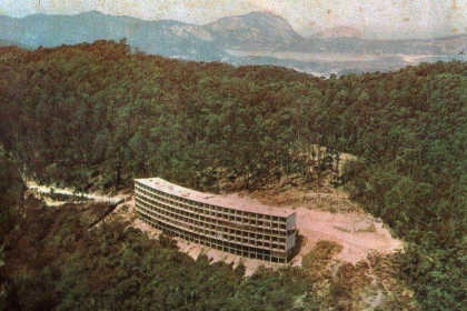 Ruínas do Hotel Panorama, no Morro da Viração, em São Francisco, Niterói