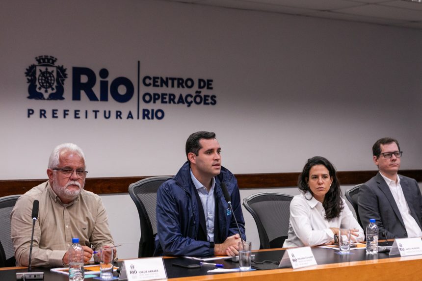Eduardo Cavaliere esclarece pontos sobre o fim do pagamento em dinheiro nos ônibus