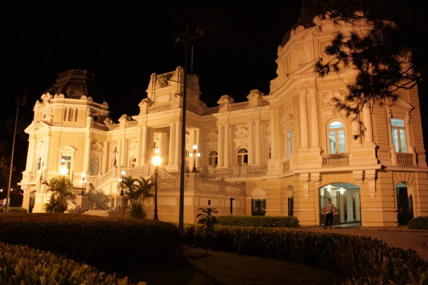O Palácio Guanabara, em Laranjeiras, sede do Governo do Estado do Rio de Janeiro, e da Secretaria de Casa Civil, que assinou exonerações desta quarta (20)