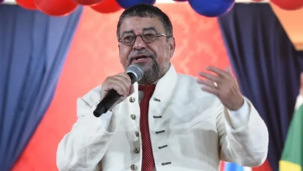 Prefeitura de Maricá libera US$ 100 mil para patrocinar evento em Nova York com Quaquá entre os palestrantes