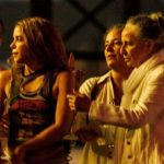 Maria Bethânia nos bastidores do ensaio de Shakira, em Copacabana