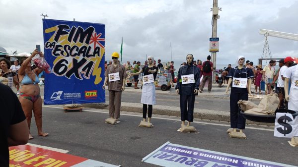 Dia do Trabalhador tem manifestação pelo fim da escala 6×1 em Copacabana